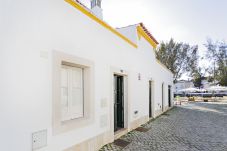 Casa em Tavira - Yellow Stripe