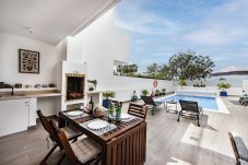 Casa geminada em Santa Luzia - Villa Serena